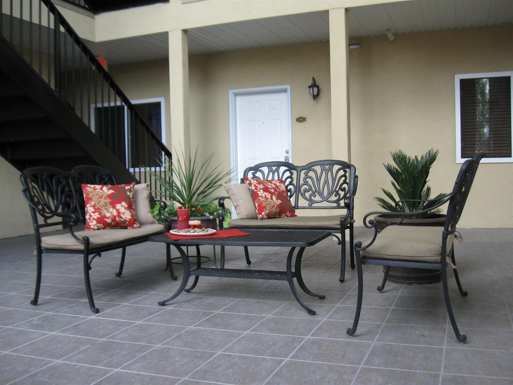 Desert Surfside Waterfront Accommodations Osoyoos Exteriör bild